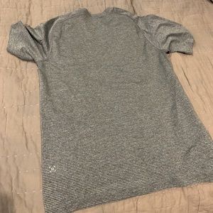 Lululemon Men's Workout Shirt Size: S